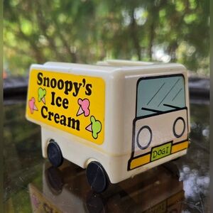 Vintage 70s Snoopy's Ice Cream Car Truck from Snoopy's Dog House Peanuts Hasbro